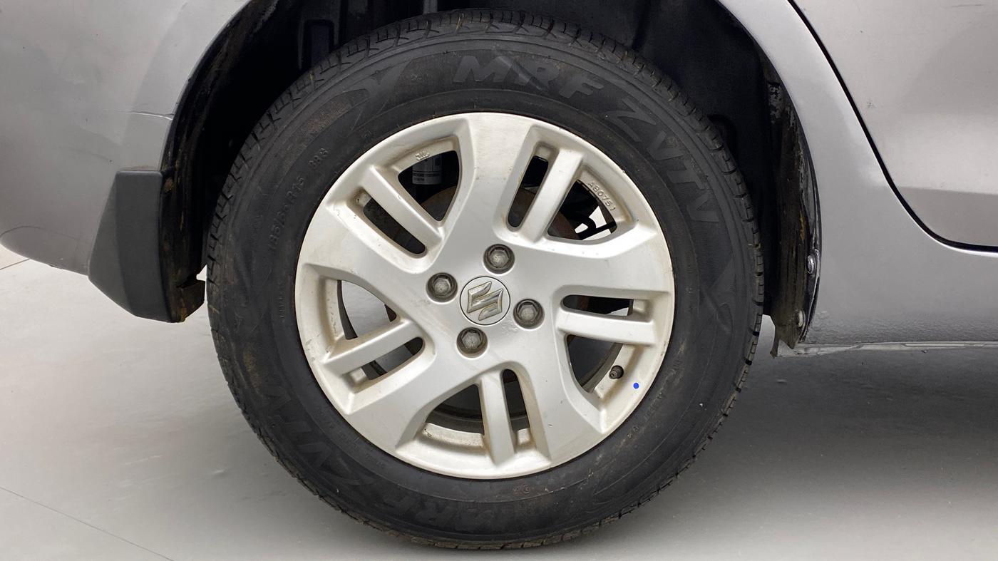 2015 Maruti Swift Dzire ZDI, Diesel, Manual, 70,858 km, Right Rear Wheel