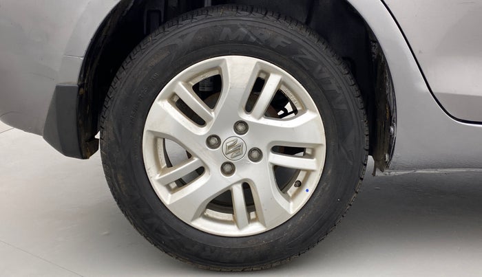 2015 Maruti Swift Dzire ZDI, Diesel, Manual, 70,858 km, Right Rear Wheel