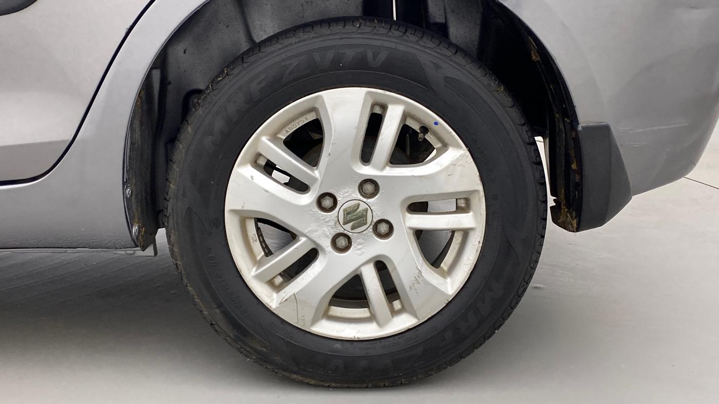 2015 Maruti Swift Dzire ZDI, Diesel, Manual, 70,858 km, Left Rear Wheel