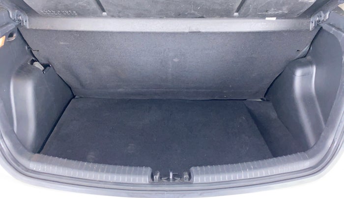 2015 Hyundai Grand i10 ASTA 1.2 AT VTVT, Petrol, Automatic, 34,900 km, Boot Inside