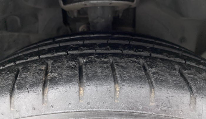 2019 Ford New Figo TITANIUM 1.2 PETROL MT, Petrol, Manual, 18,162 km, Right Front Tyre Tread