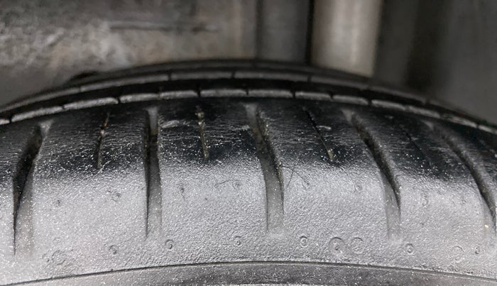 2019 Ford New Figo TITANIUM 1.2 PETROL MT, Petrol, Manual, 18,162 km, Left Rear Tyre Tread