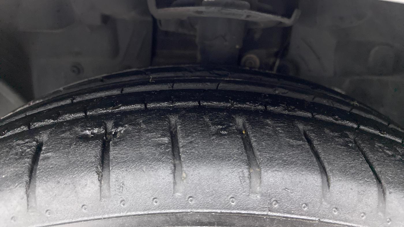 2019 Ford New Figo TITANIUM 1.2 PETROL MT, Petrol, Manual, 18,162 km, Left Front Tyre Tread