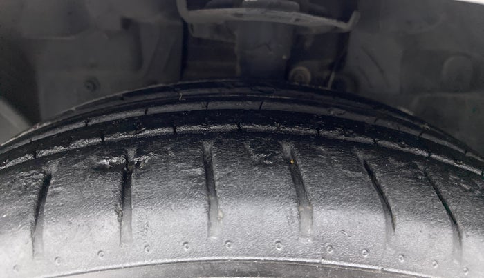 2019 Ford New Figo TITANIUM 1.2 PETROL MT, Petrol, Manual, 18,162 km, Left Front Tyre Tread