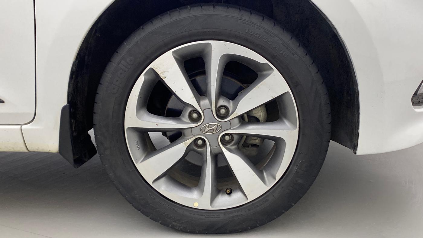 2016 Hyundai Elite i20 ASTA 1.2, Petrol, Manual, 42,880 km, Right Front Wheel
