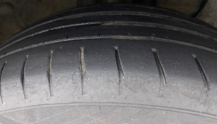 2016 Hyundai Elite i20 ASTA 1.2, Petrol, Manual, 42,880 km, Right Front Tyre Tread