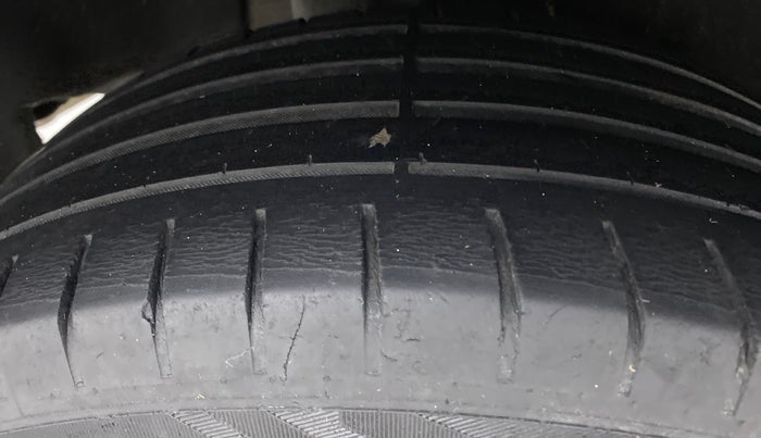 2017 Maruti Baleno ZETA CVT PETROL 1.2, Petrol, Automatic, 78,769 km, Right Rear Tyre Tread