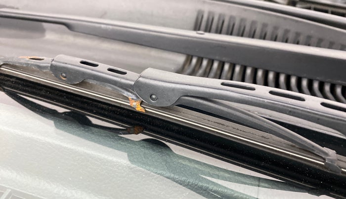 2019 Maruti Alto K10 VXI, Petrol, Manual, 33,144 km, Front windshield - Wiper Blade Broken/Rusted
