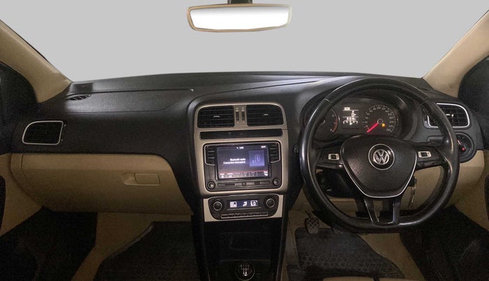 2017 Volkswagen Ameo HIGHLINE  PLUS 1.2, Petrol, Manual, 81,303 km, Dashboard