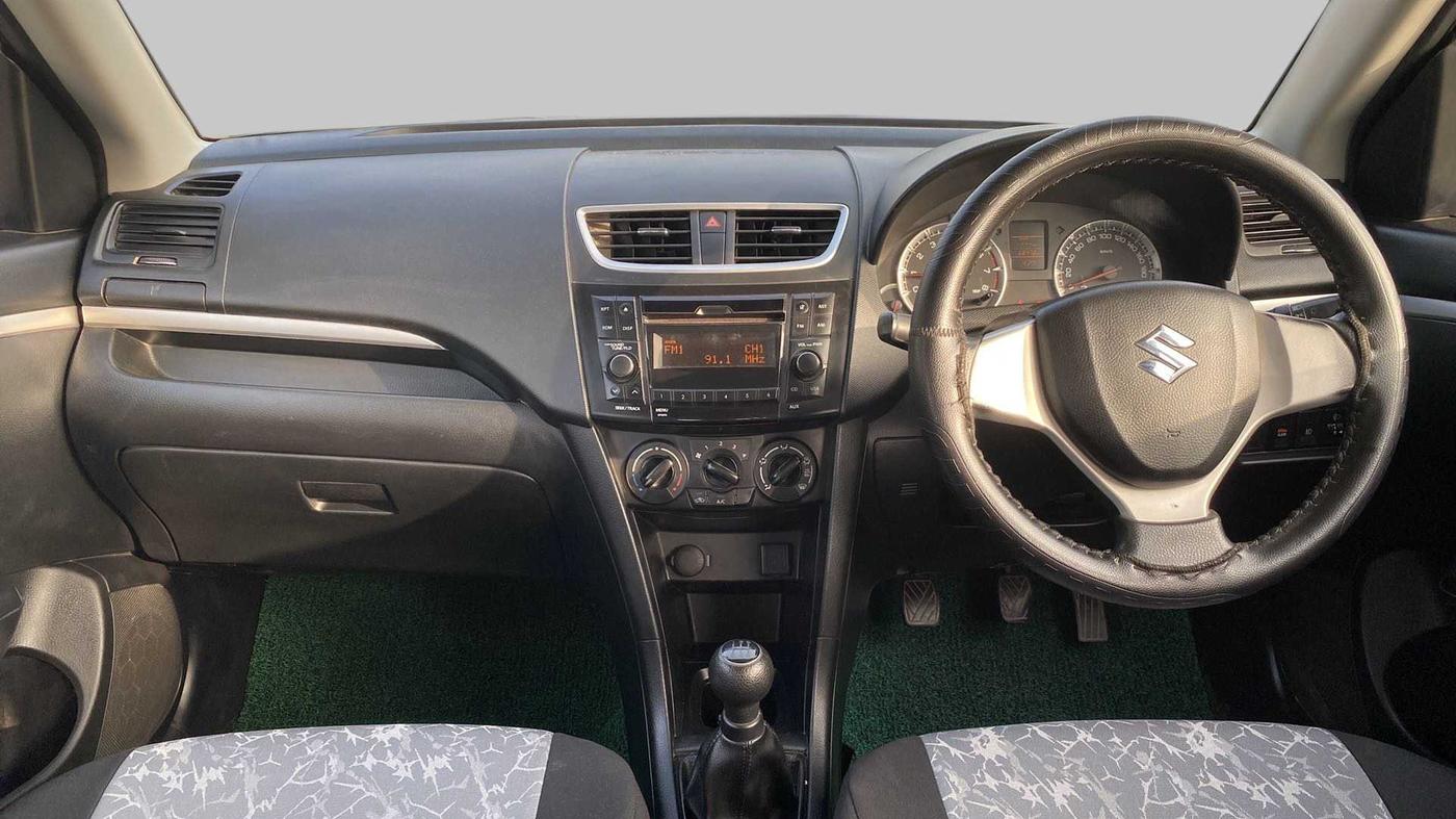 2015 Maruti Swift VXI, Petrol, Manual, 68,452 km, Dashboard