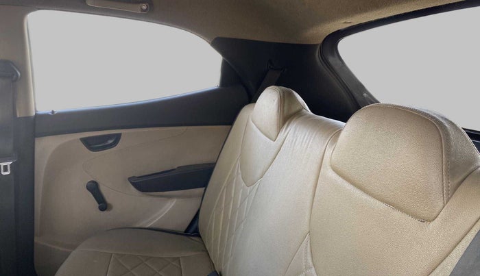 2014 Hyundai Eon ERA +, Petrol, Manual, 32,876 km, Right Side Rear Door Cabin