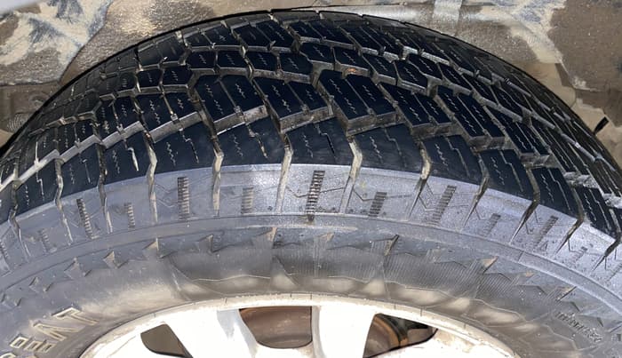 2015 Mahindra XUV500 W10, Diesel, Manual, 41,557 km, Left Rear Tyre Tread
