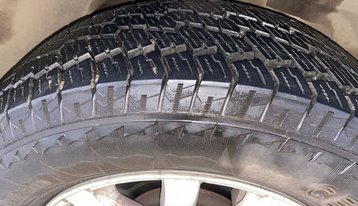 2015 Mahindra XUV500 W10, Diesel, Manual, 41,557 km, Right Front Tyre Tread
