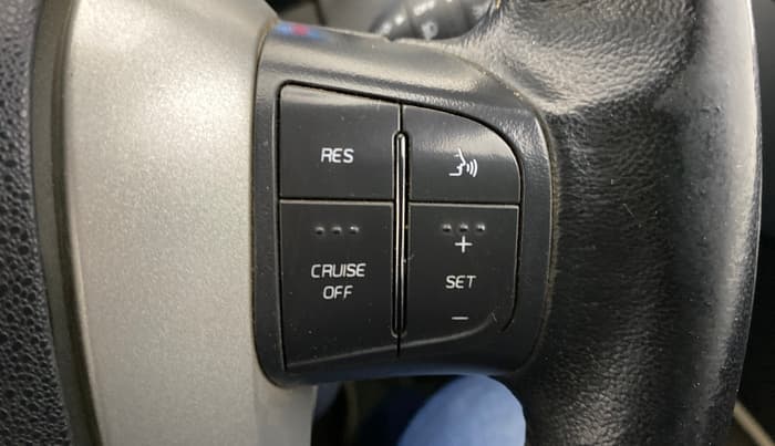 2015 Mahindra XUV500 W10, Diesel, Manual, 41,557 km, Adaptive Cruise Control