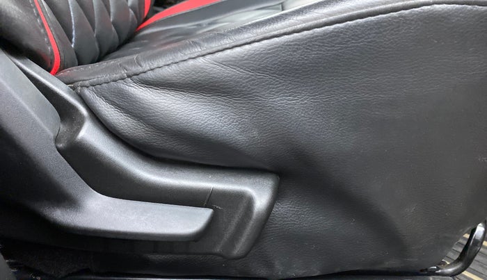 2018 Maruti IGNIS DELTA 1.2, Petrol, Manual, 25,817 km, Driver Side Adjustment Panel