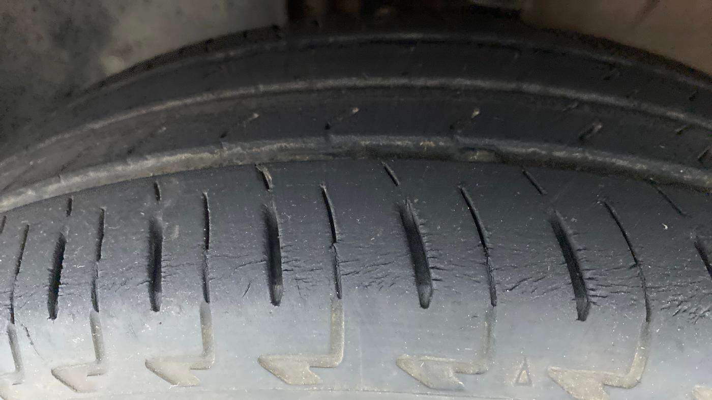 2018 Maruti IGNIS DELTA 1.2, Petrol, Manual, 25,817 km, Left Front Tyre Tread