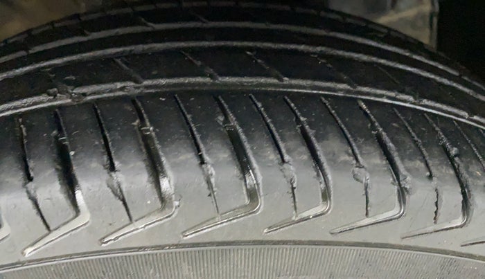 2021 Maruti New Wagon-R 1.0 Lxi (o) cng, CNG, Manual, 17,189 km, Right Front Tyre Tread