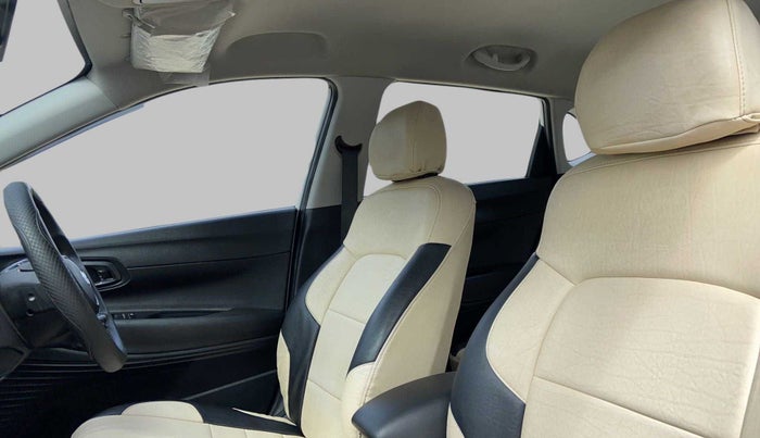 2020 Hyundai NEW I20 SPORTZ 1.2 AT, Petrol, Automatic, 29,172 km, Right Side Front Door Cabin