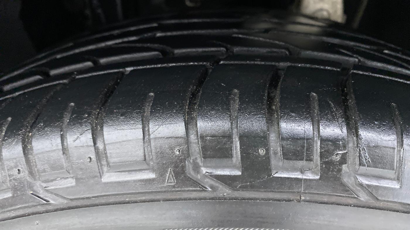 2020 Mahindra MARAZZO M 6 + 7 STR, Diesel, Manual, 10,653 km, Left Front Tyre Tread