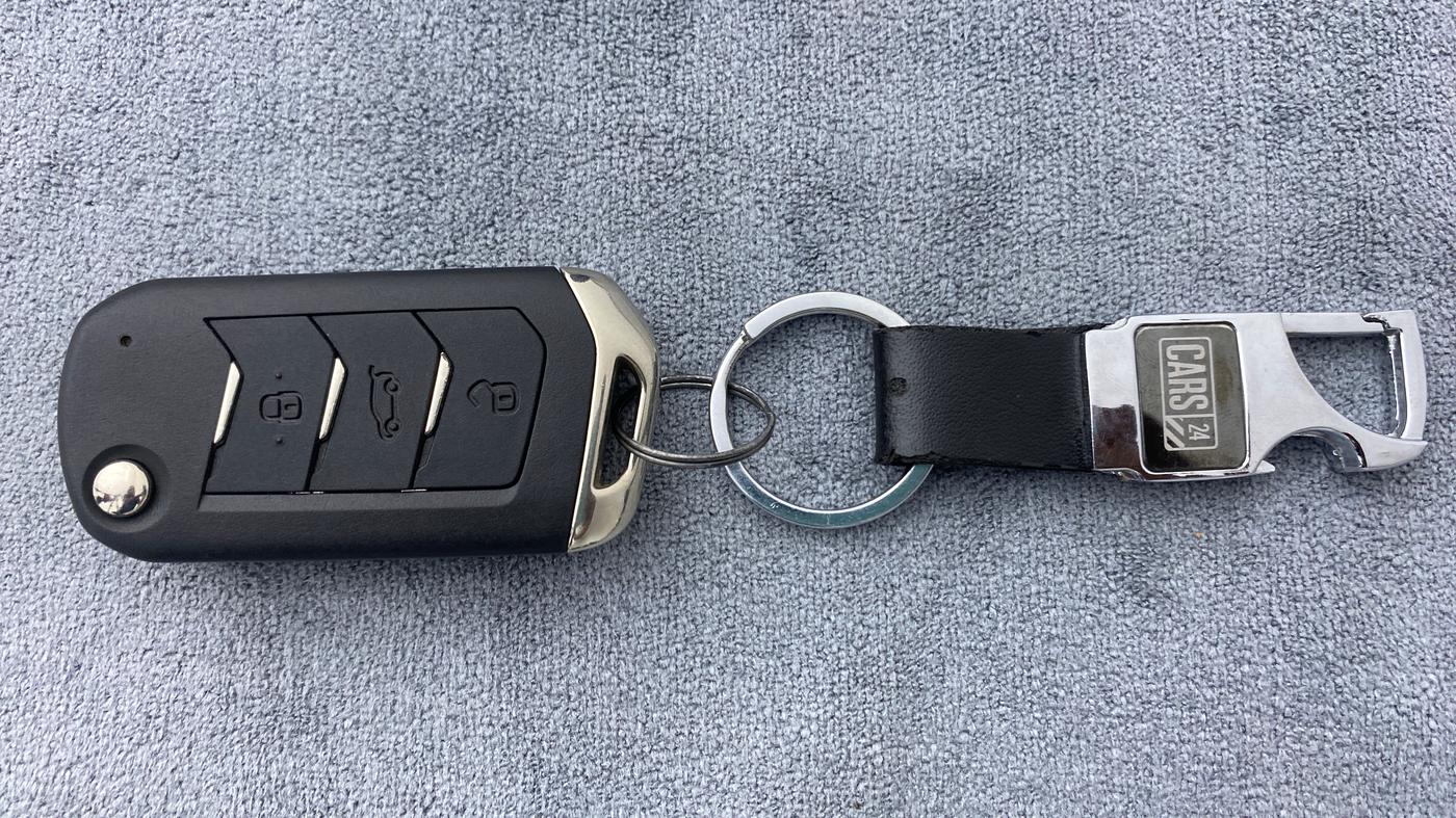 2020 Mahindra MARAZZO M 6 + 7 STR, Diesel, Manual, 10,653 km, Key Close Up
