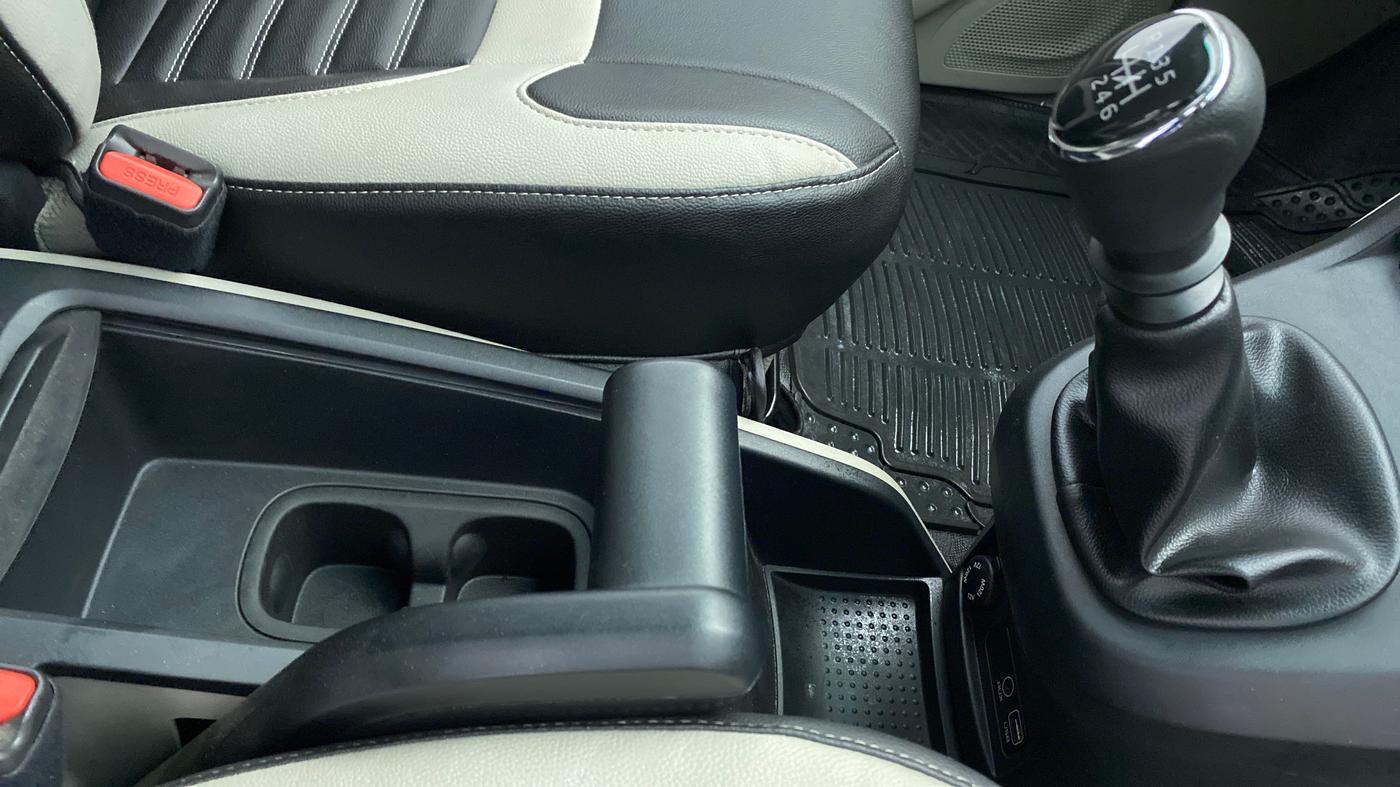 2020 Mahindra MARAZZO M 6 + 7 STR, Diesel, Manual, 10,653 km, Gear Lever