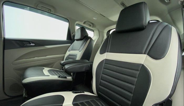 2020 Mahindra MARAZZO M 6 + 7 STR, Diesel, Manual, 10,653 km, Right Side Rear Door Cabin