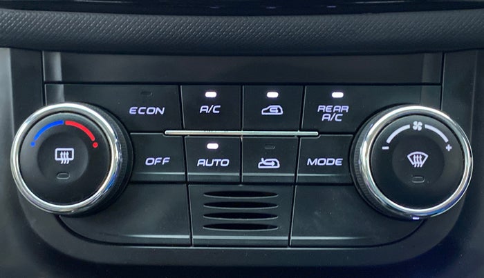 2020 Mahindra MARAZZO M 6 + 7 STR, Diesel, Manual, 10,653 km, Automatic Climate Control