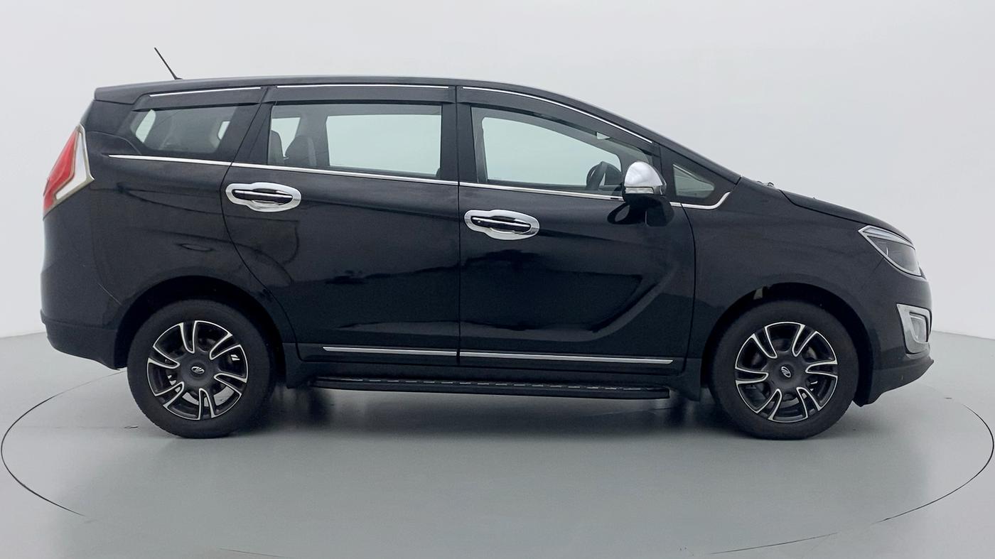 2020 Mahindra MARAZZO M 6 + 7 STR, Diesel, Manual, 10,653 km, Right Side View