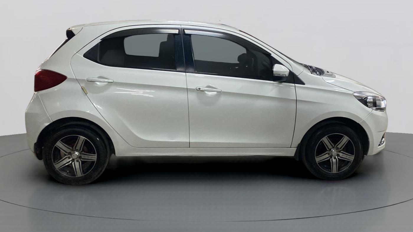 2018 Tata Tiago XZ 1.2 REVOTRON, Petrol, Manual, 54,755 km, Right Side View