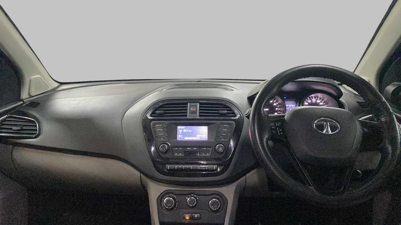 2018 Tata Tiago XZ 1.2 REVOTRON, Petrol, Manual, 54,755 km, Dashboard