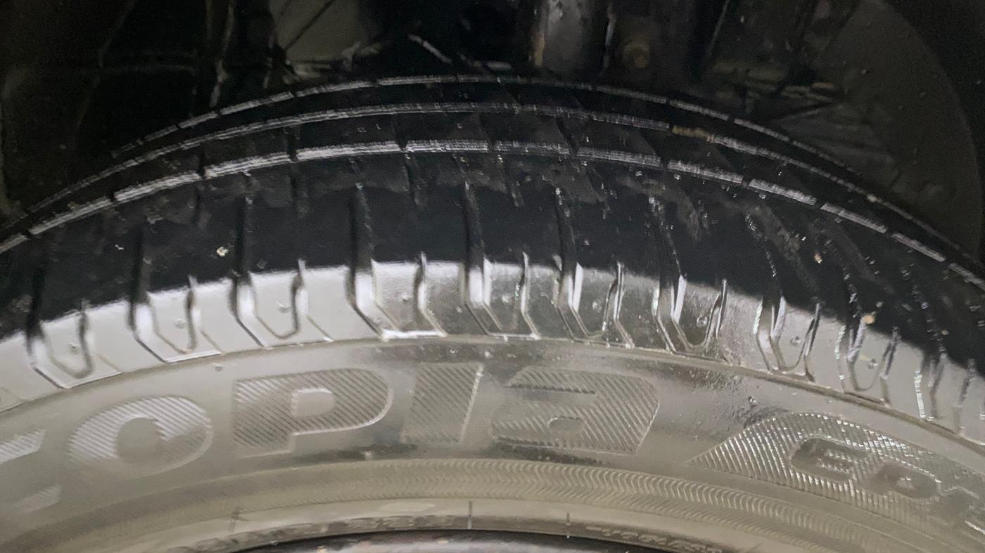 2017 Maruti Baleno DELTA PETROL 1.2, Petrol, Manual, 11,515 km, Right Front Tyre Tread