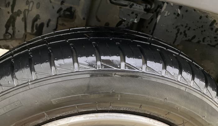 2021 Renault Kwid RXT 1.0 (O), Petrol, Manual, 27,939 km, Left Front Tyre Tread