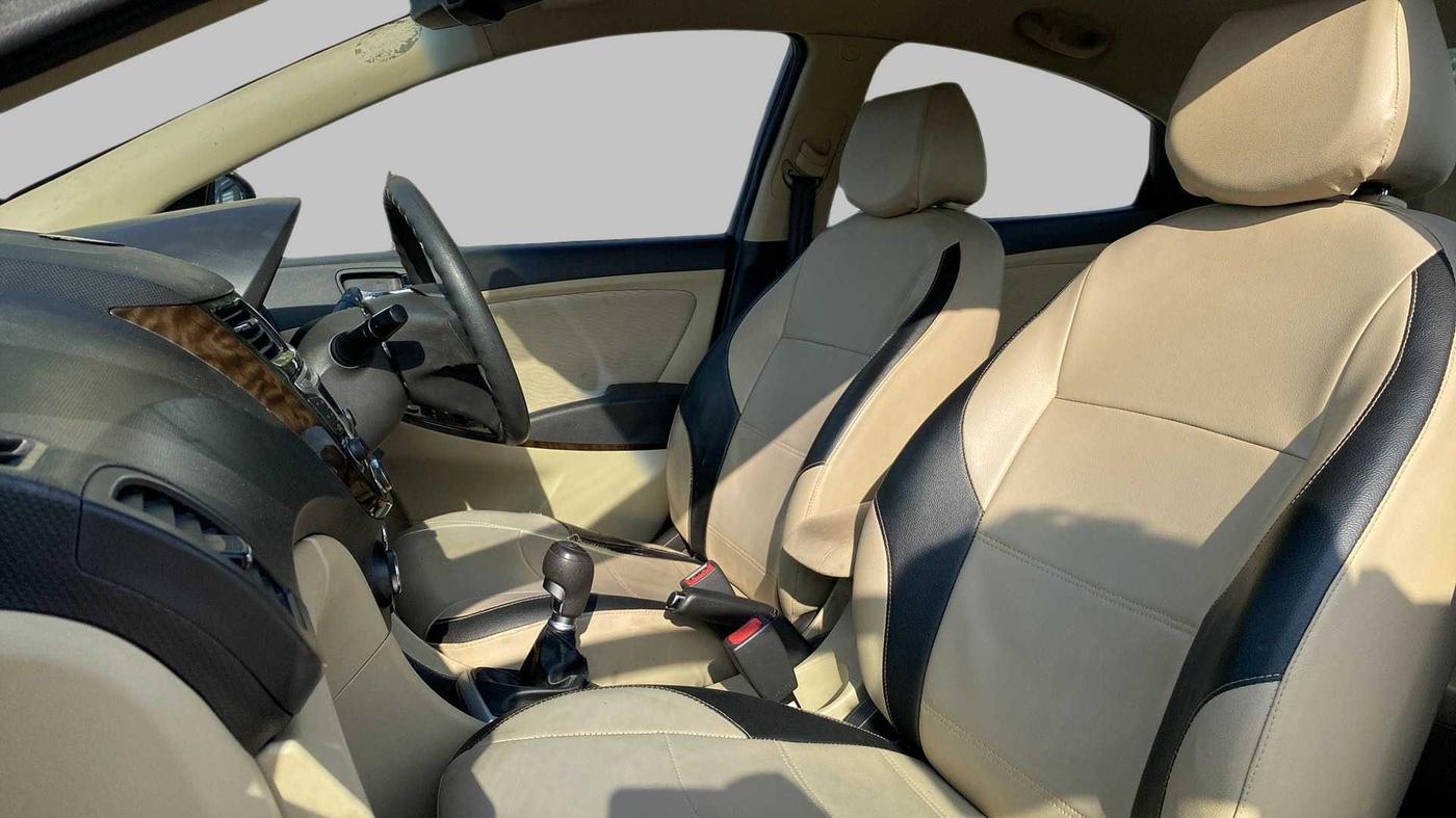 2013 Hyundai Verna FLUIDIC 1.6 VTVT SX, Petrol, Manual, 87,235 km, Right Side Front Door Cabin