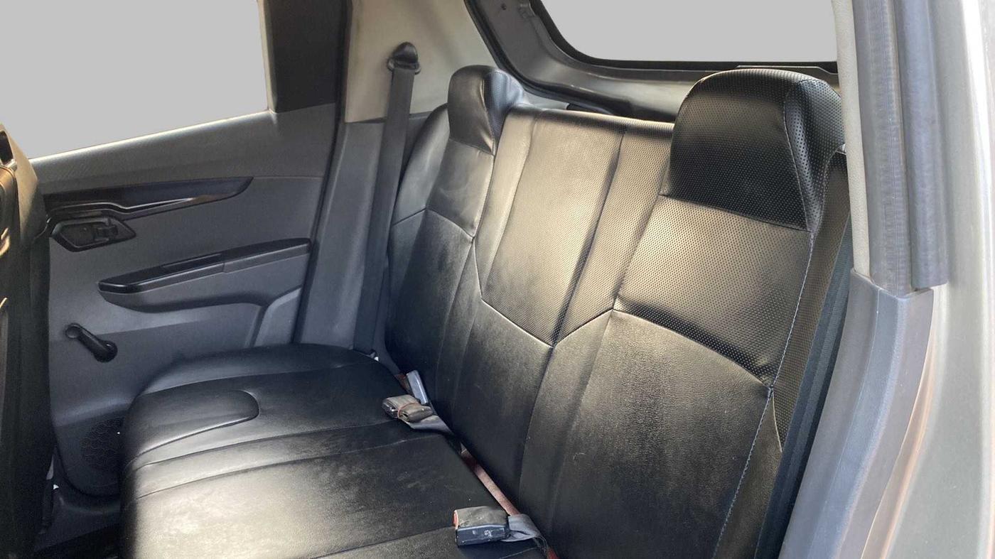 2018 Mahindra KUV 100 NXT K2 6 STR, Petrol, Manual, 43,183 km, Right Side Rear Door Cabin