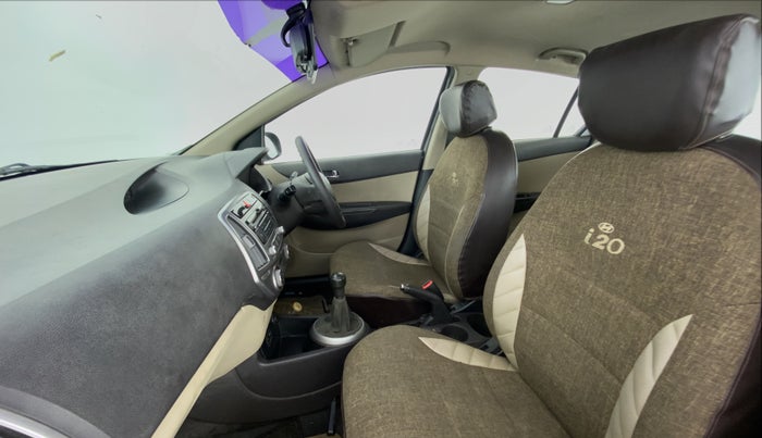 2012 Hyundai i20 MAGNA O 1.2, CNG, Manual, 88,005 km, Right Side Front Door Cabin