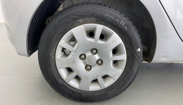 2012 Hyundai i20 MAGNA O 1.2, CNG, Manual, 88,005 km, Right Rear Wheel