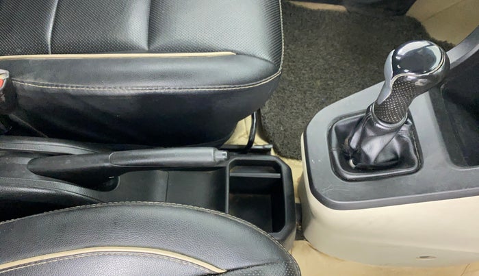 2019 Maruti New Wagon-R LXI CNG 1.0 L, CNG, Manual, 44,084 km, Gear Lever