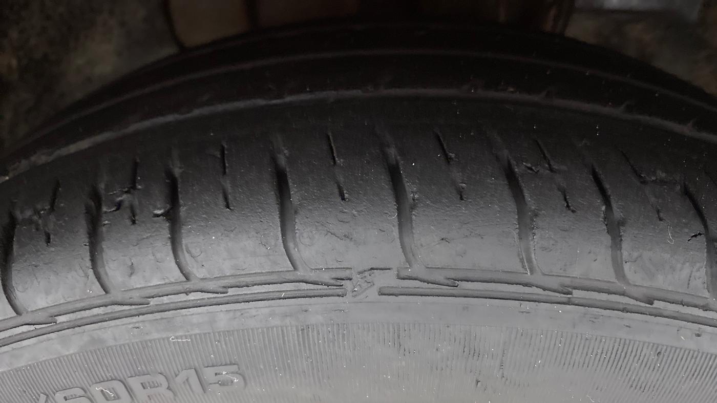 2020 Tata Tiago XZA+ DUAL TONE 1.2RTN, Petrol, Automatic, 28,971 km, Right Front Tyre Tread