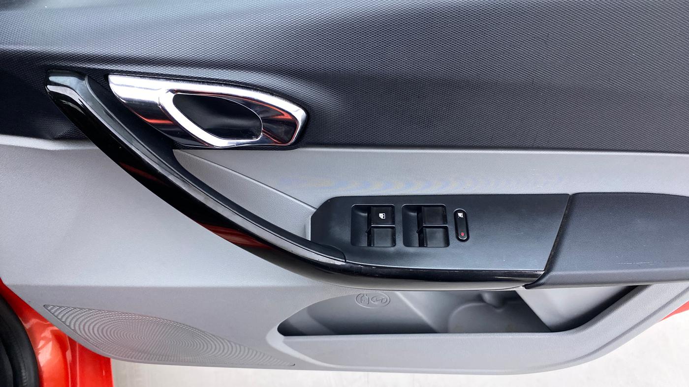 2020 Tata Tiago XZA+ DUAL TONE 1.2RTN, Petrol, Automatic, 28,971 km, Driver Side Door Panels Control