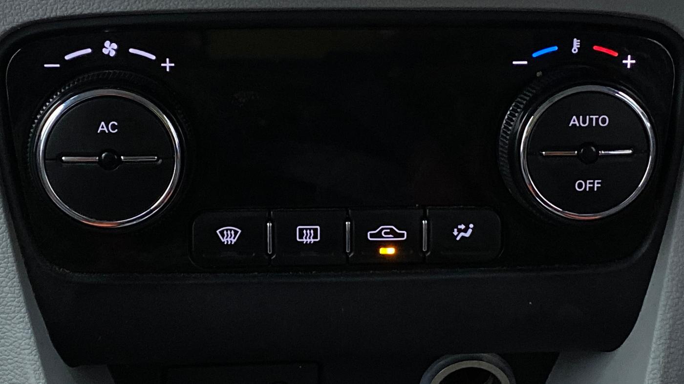 2020 Tata Tiago XZA+ DUAL TONE 1.2RTN, Petrol, Automatic, 28,971 km, Automatic Climate Control