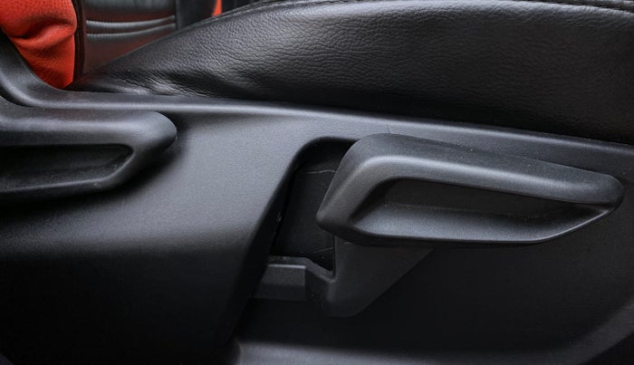 2020 Tata Tiago XZA+ DUAL TONE 1.2RTN, Petrol, Automatic, 28,971 km, Driver Side Adjustment Panel