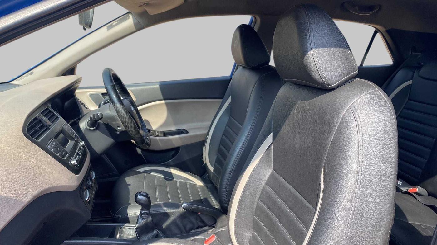 2018 Hyundai Elite i20 MAGNA EXECUTIVE 1.2, Petrol, Manual, 40,965 km, Right Side Front Door Cabin