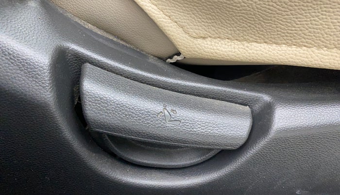 2019 Hyundai Xcent SX 1.2, Petrol, Manual, 66,944 km, Driver Side Adjustment Panel