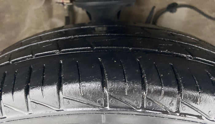 2021 Maruti Alto VXI, Petrol, Manual, 30,657 km, Right Front Tyre Tread