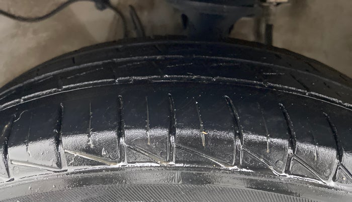 2021 Maruti Alto VXI, Petrol, Manual, 30,657 km, Left Front Tyre Tread