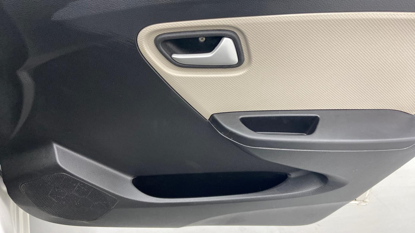 2021 Maruti Alto VXI, Petrol, Manual, 30,657 km, Driver Side Door Panels Control
