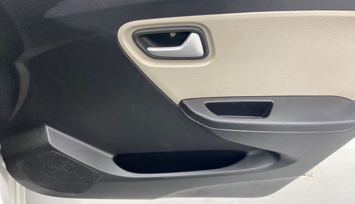 2021 Maruti Alto VXI, Petrol, Manual, 30,657 km, Driver Side Door Panels Control