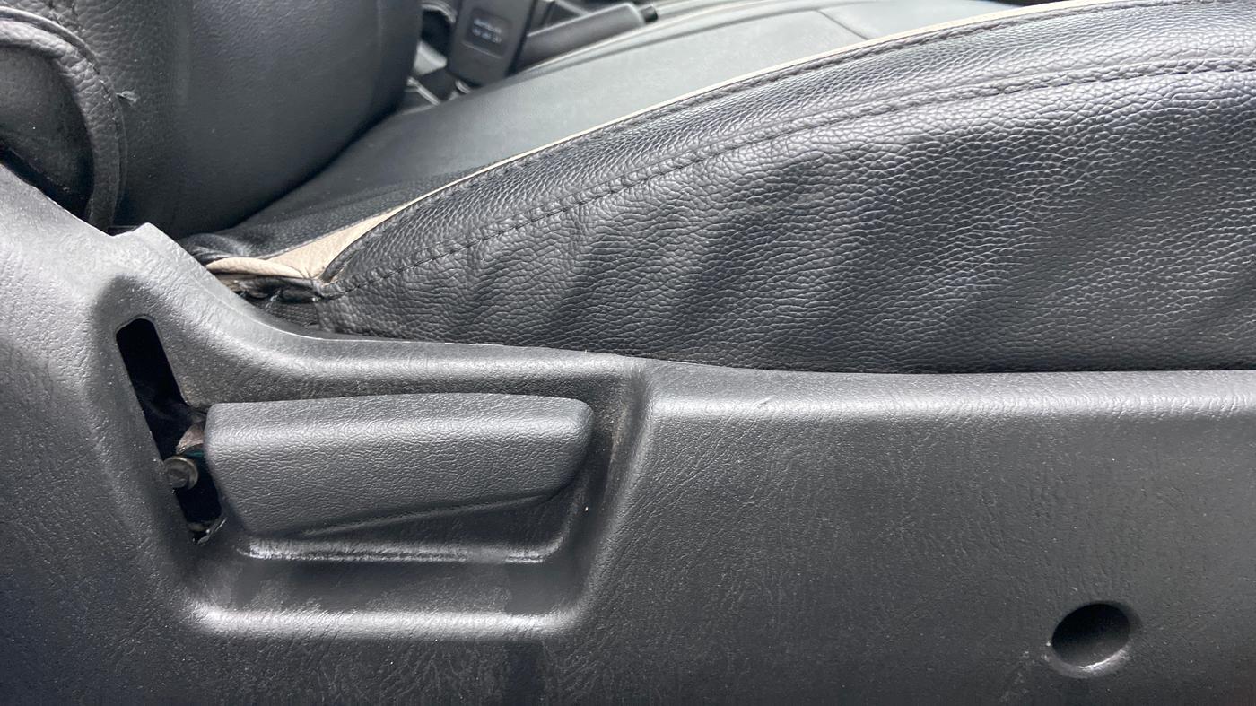 2021 Maruti Alto VXI, Petrol, Manual, 30,657 km, Driver Side Adjustment Panel