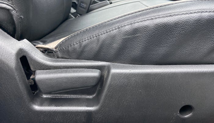 2021 Maruti Alto VXI, Petrol, Manual, 30,657 km, Driver Side Adjustment Panel
