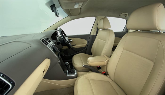 2016 Volkswagen Vento HIGHLINE 1.2 TSI AT, Petrol, Automatic, 73,673 km, Right Side Front Door Cabin